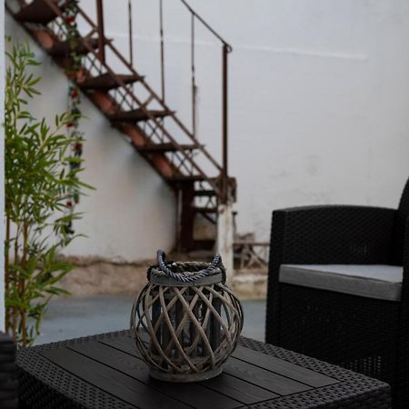 Thissio Getaway 2Ba Next To Athens Ancient Market Exterior photo